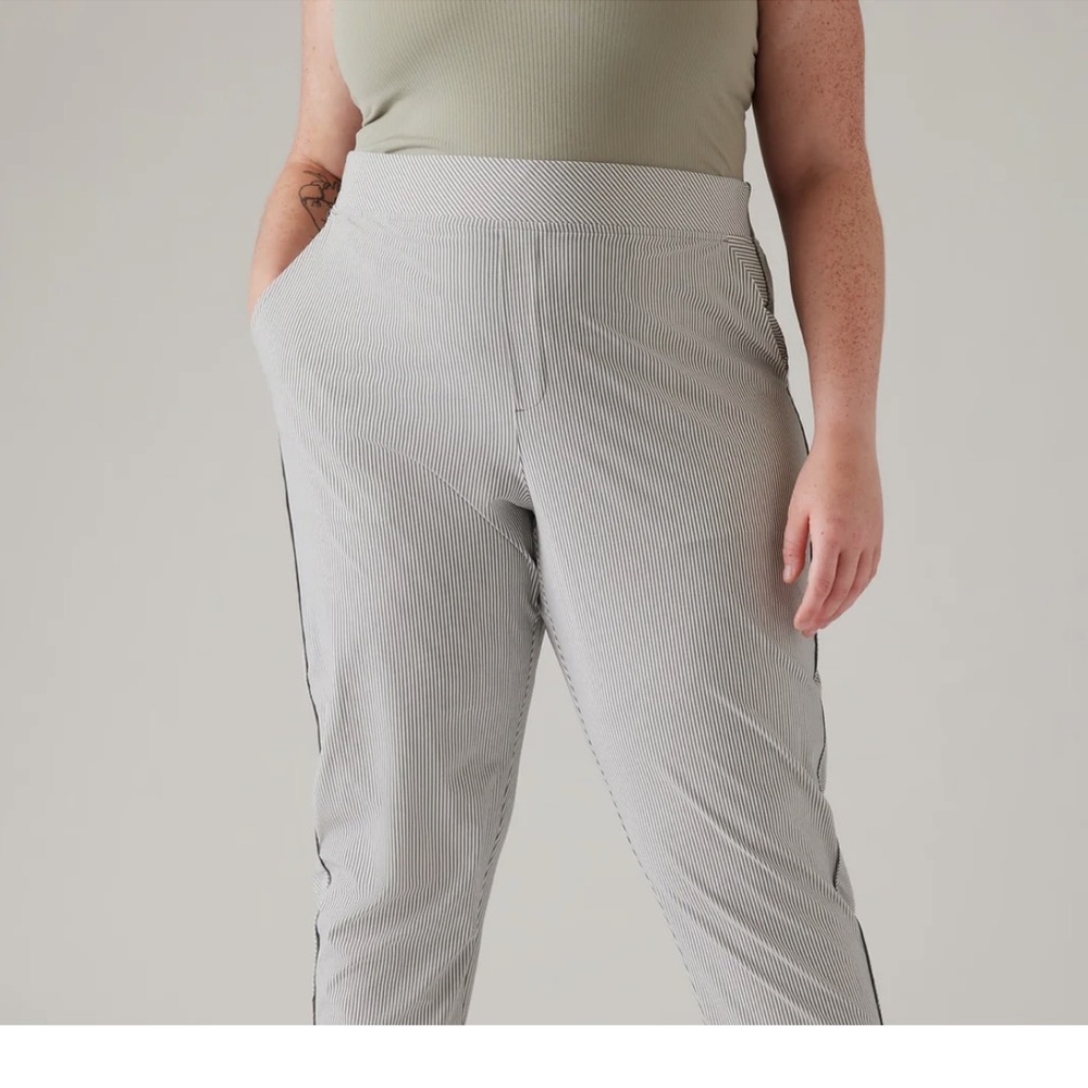 ATHLETA gray and white City Stripe textured Brooklyn ankle pants 2